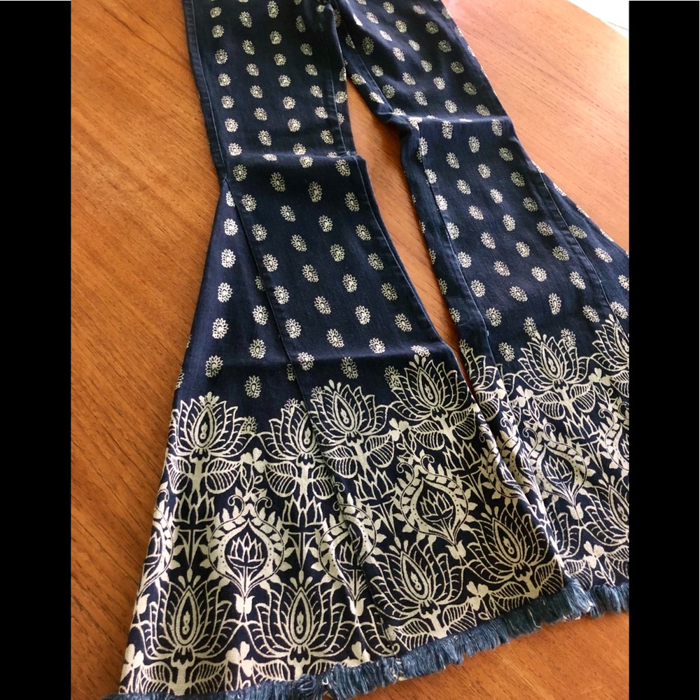 Show Me Your MuMu Berkeley Bells in Rockin’ Ruby Sz. S